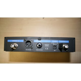 AKG Funksystem mit SR300 Empfänger + PT 300 Taschensender gebraucht