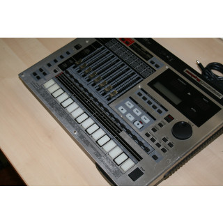 Roland Sampling Groovebox MC-808 gebraucht inkl. SD-Card, € 449,00